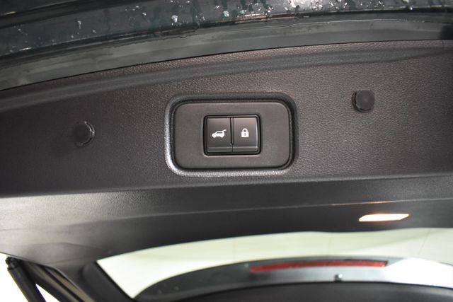 Certified 2024 Nissan Pathfinder SL w/ Black Appearance Package image 33