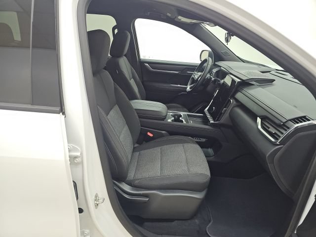 Used 2025 GMC Acadia Elevation FWD image 15