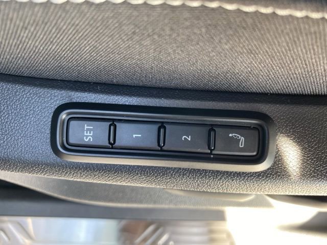 New 2026 Volkswagen Atlas Cross Sport SEL Premium R-Line AWD/4WD image 22