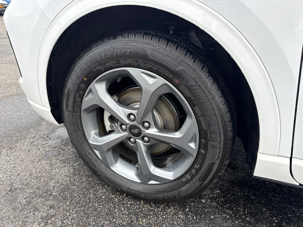 Used 2023 Ford Escape ST-Line AWD/4WD image 6