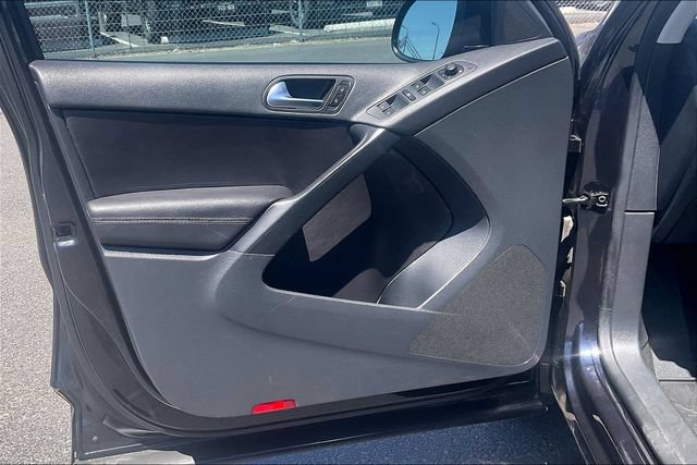 Used 2017 Volkswagen Tiguan S AWD/4WD image 17