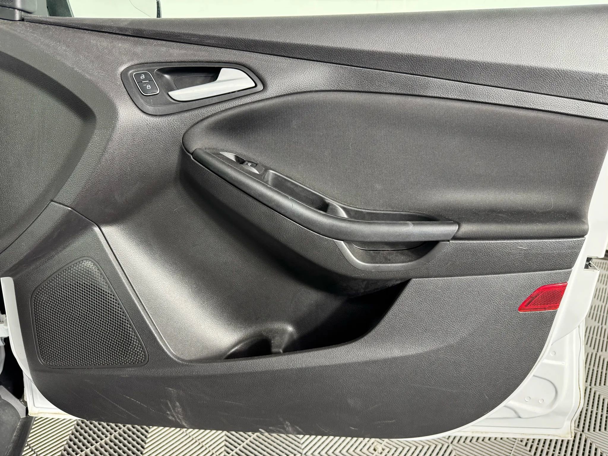 Used 2015 Ford Focus SE image 37