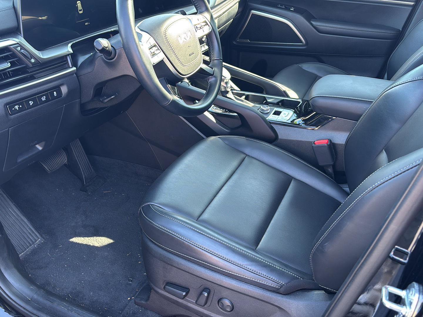 Used 2025 Kia Telluride S image 7