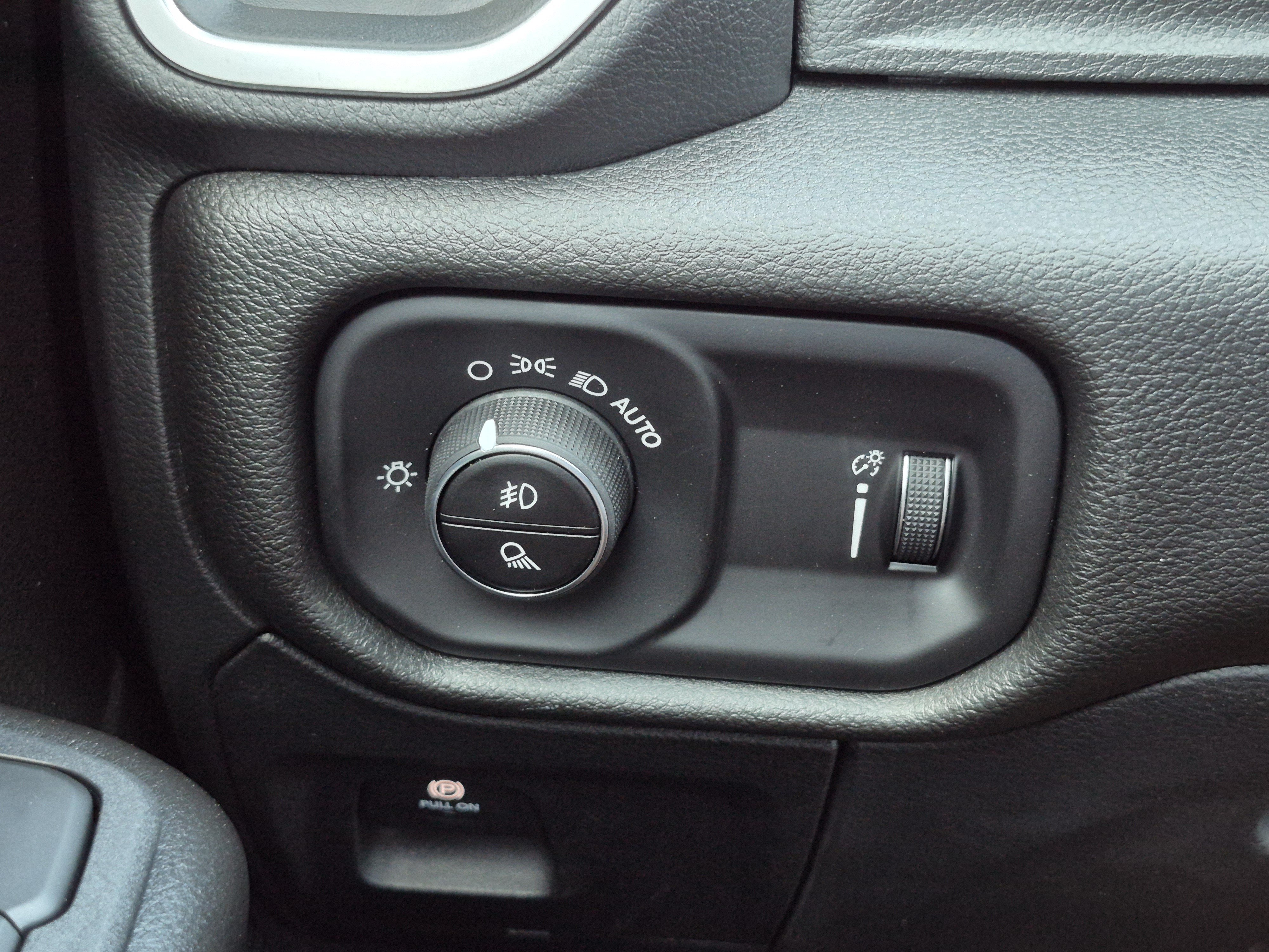 New 2026 RAM 1500 Express AWD/4WD image 17