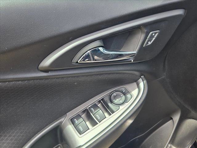 Used 2023 Chevrolet Malibu LT FWD image 12