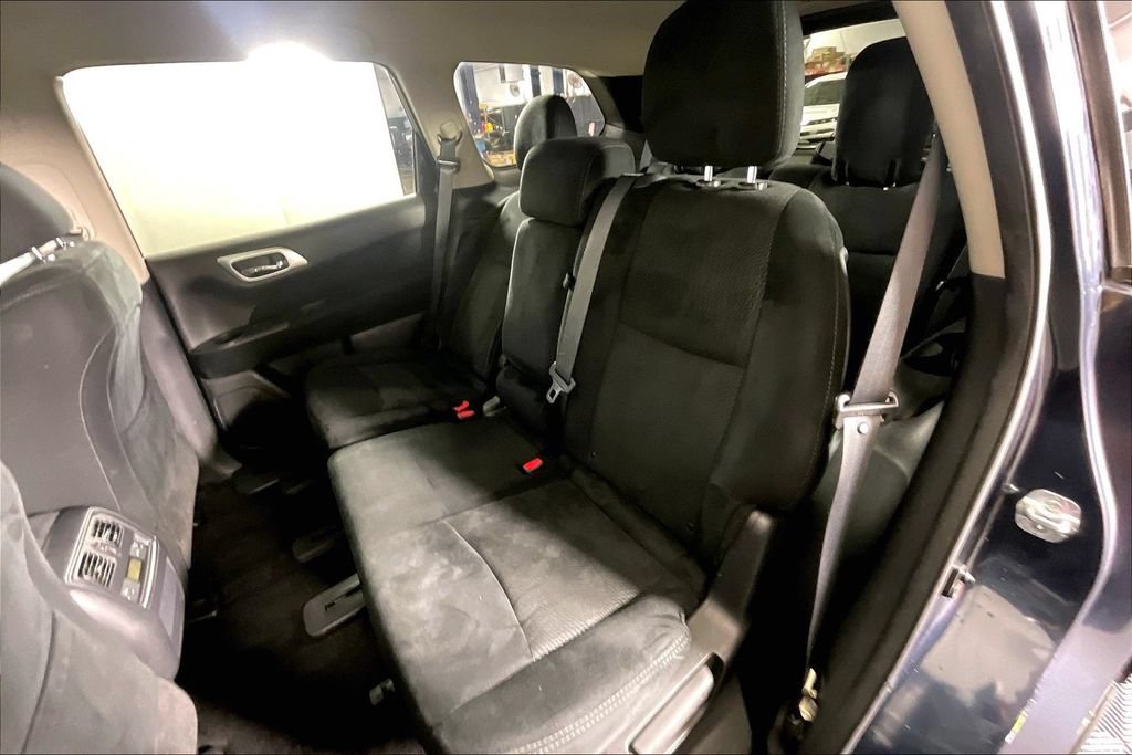 Used 2015 Nissan Pathfinder SV w/ Cargo Package FWD image 31