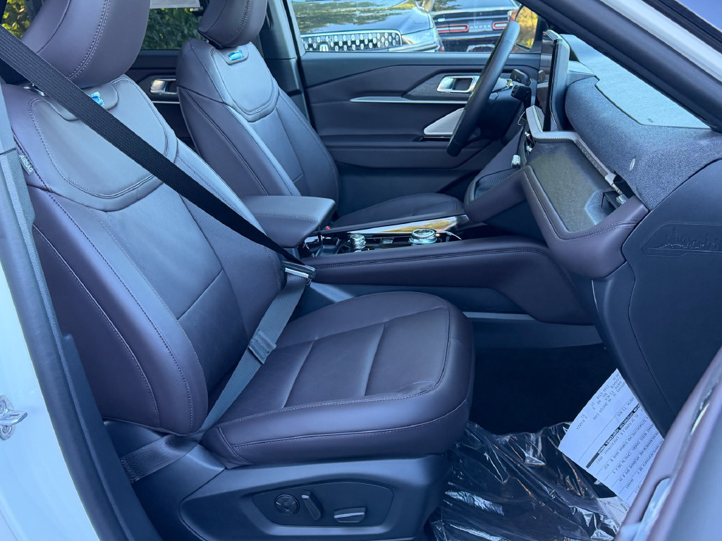 New 2026 Ford Explorer Platinum AWD/4WD image 16