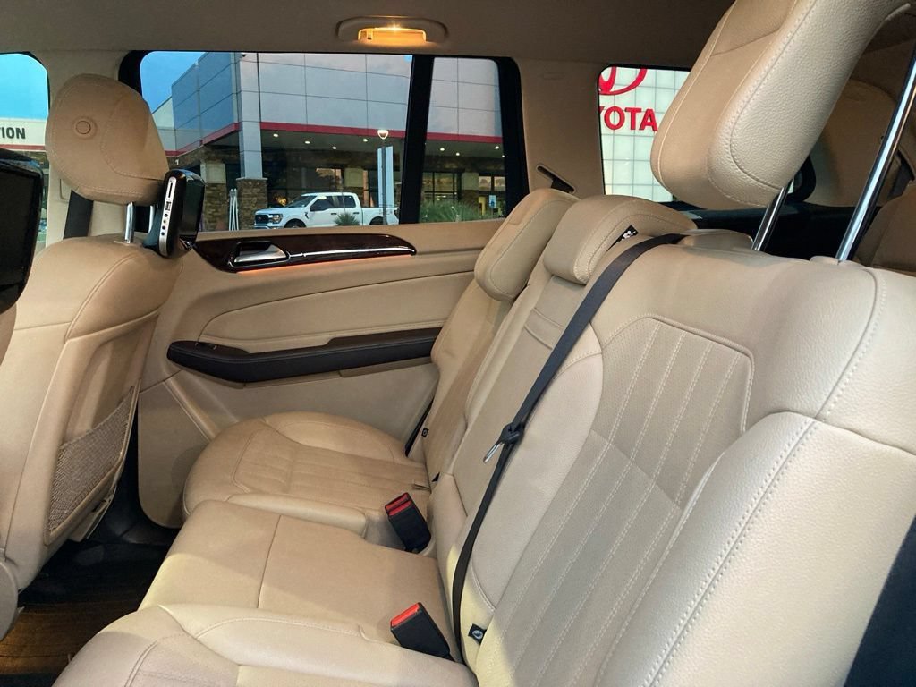Used 2017 Mercedes-Benz GLS 450 4MATIC image 9