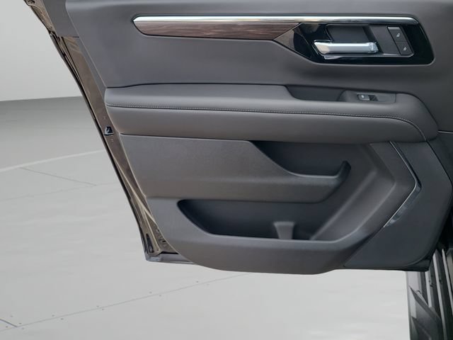 New 2026 Chevrolet Suburban LS w/ LPO, Dark Essentials Package RWD image 17