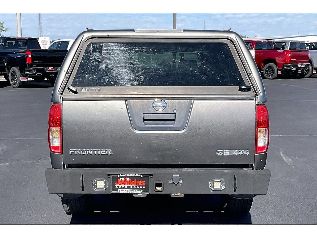 Used 2007 Nissan Frontier SE w/ SE Value Truck Pkg AWD/4WD image 4