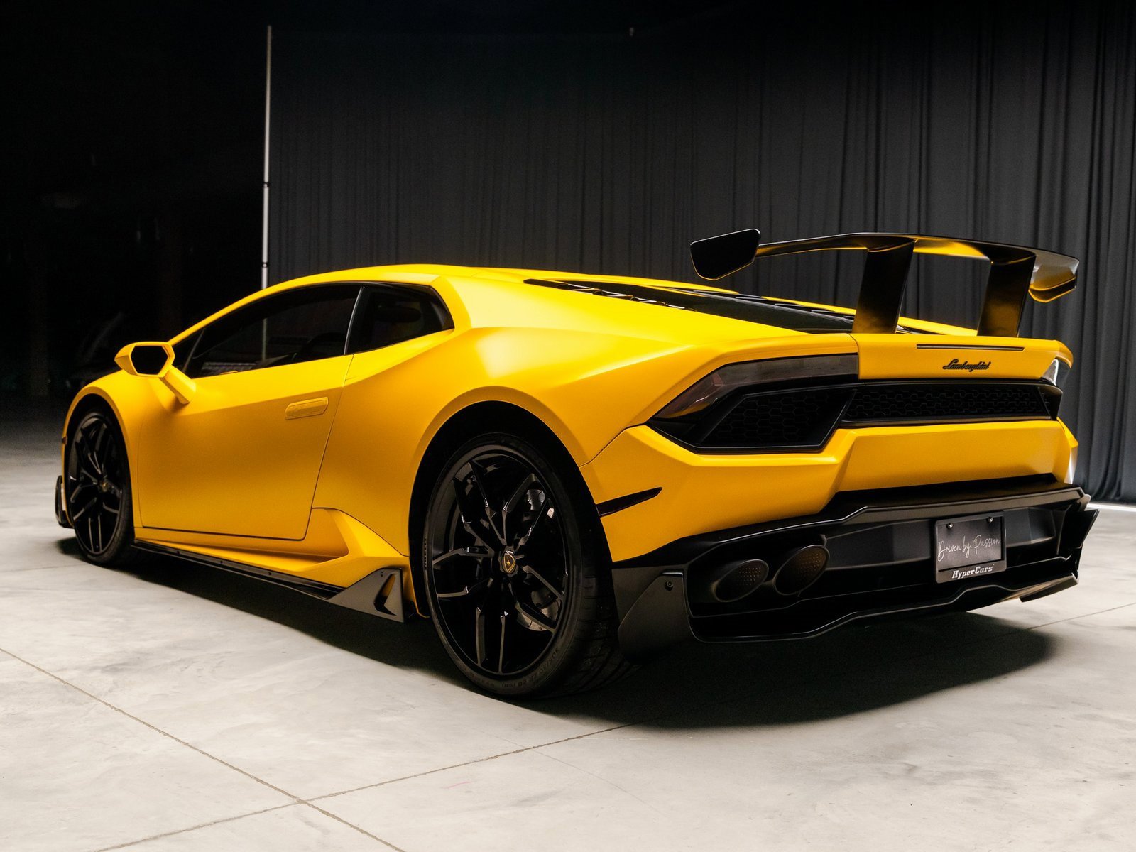 Used 2016 Lamborghini Huracan LP 580-2 image 13