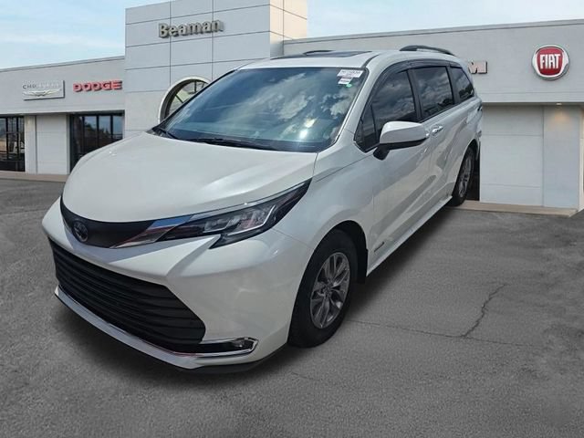 Used 2021 Toyota Sienna XLE FWD video 2