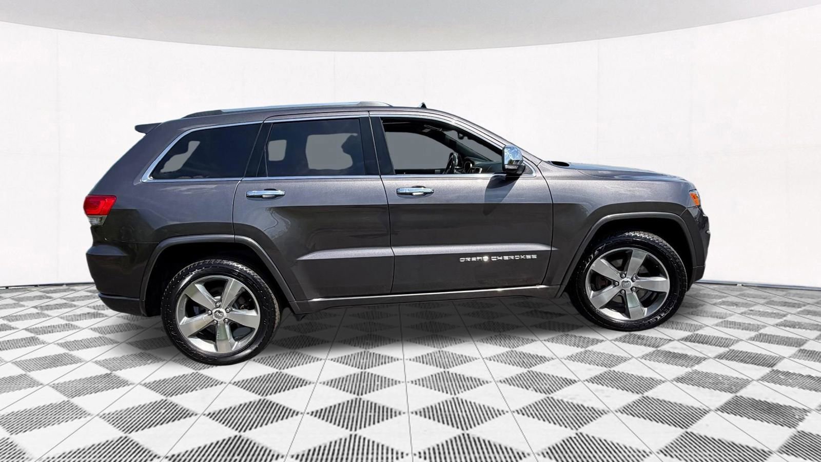 Used 2014 Jeep Grand Cherokee Overland AWD/4WD image 16