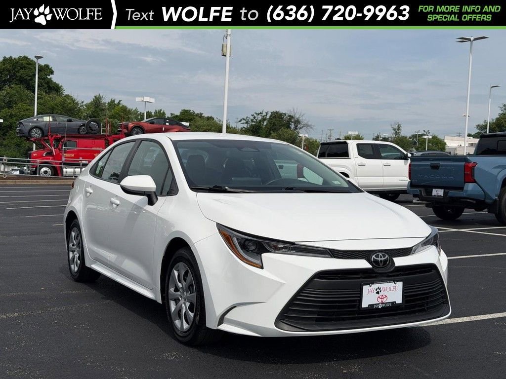 Used 2025 Toyota Corolla LE FWD image 1