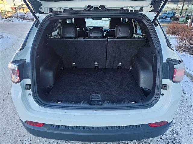 Used 2024 Jeep Compass Latitude w/ Altitude Special Edition AWD/4WD image 17