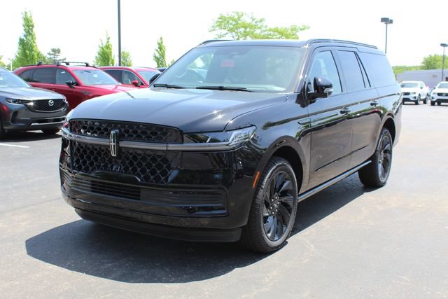 New 2026 Lincoln Navigator L Reserve w/ Jet Appearance Package AWD/4WD image 7