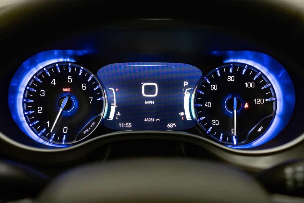 Used 2025 Chrysler Pacifica Select image 17