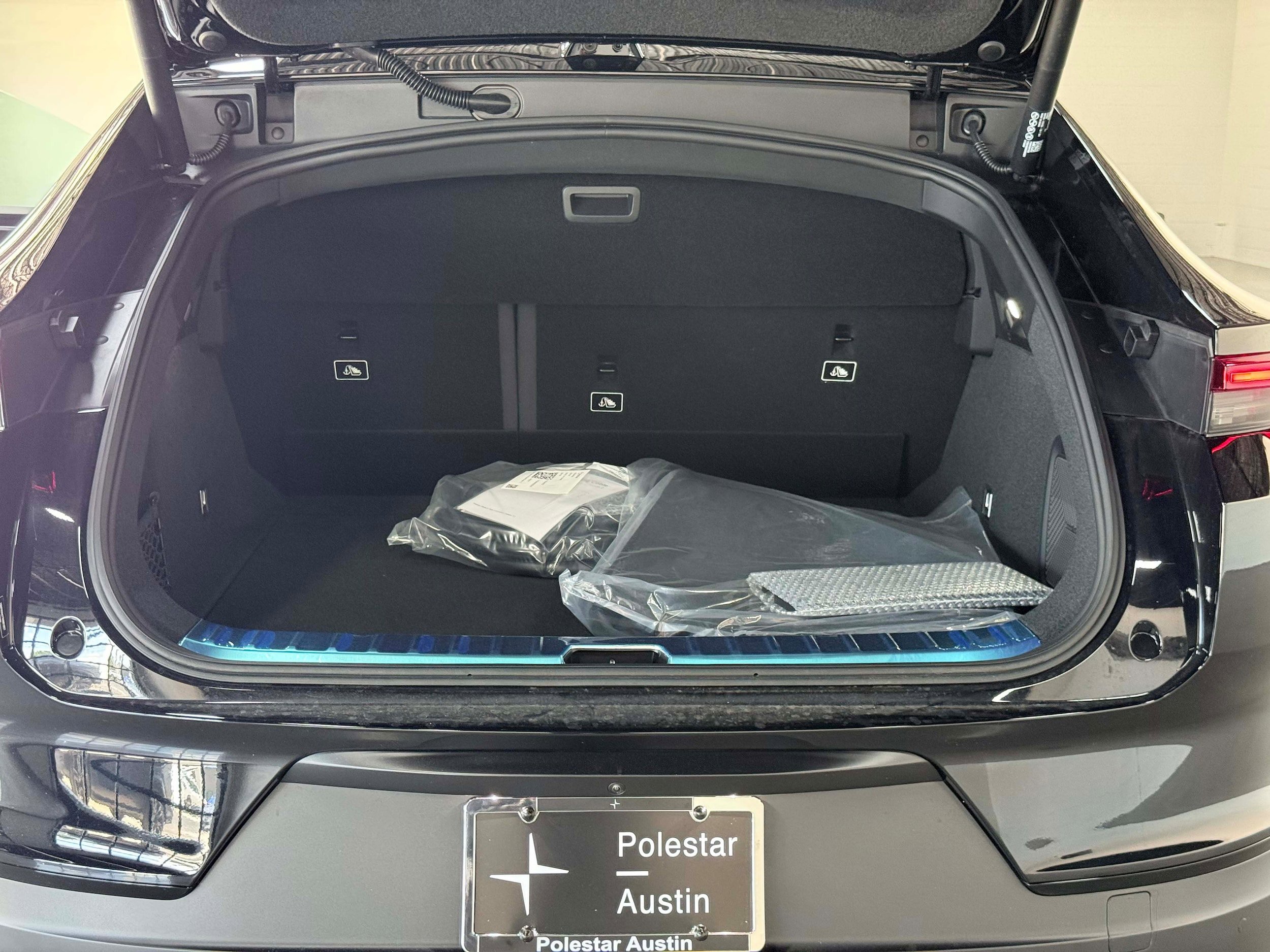 New 2026 Polestar Polestar 4 w/ Performance Pack AWD/4WD image 28