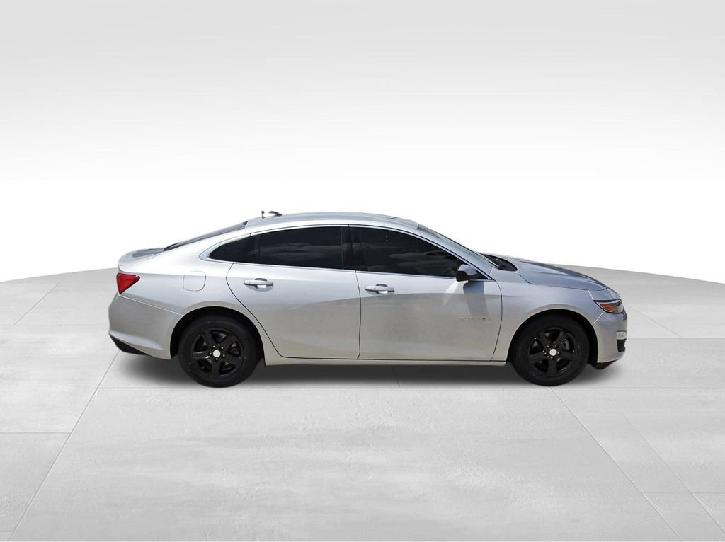 Used 2022 Chevrolet Malibu LS FWD image 5