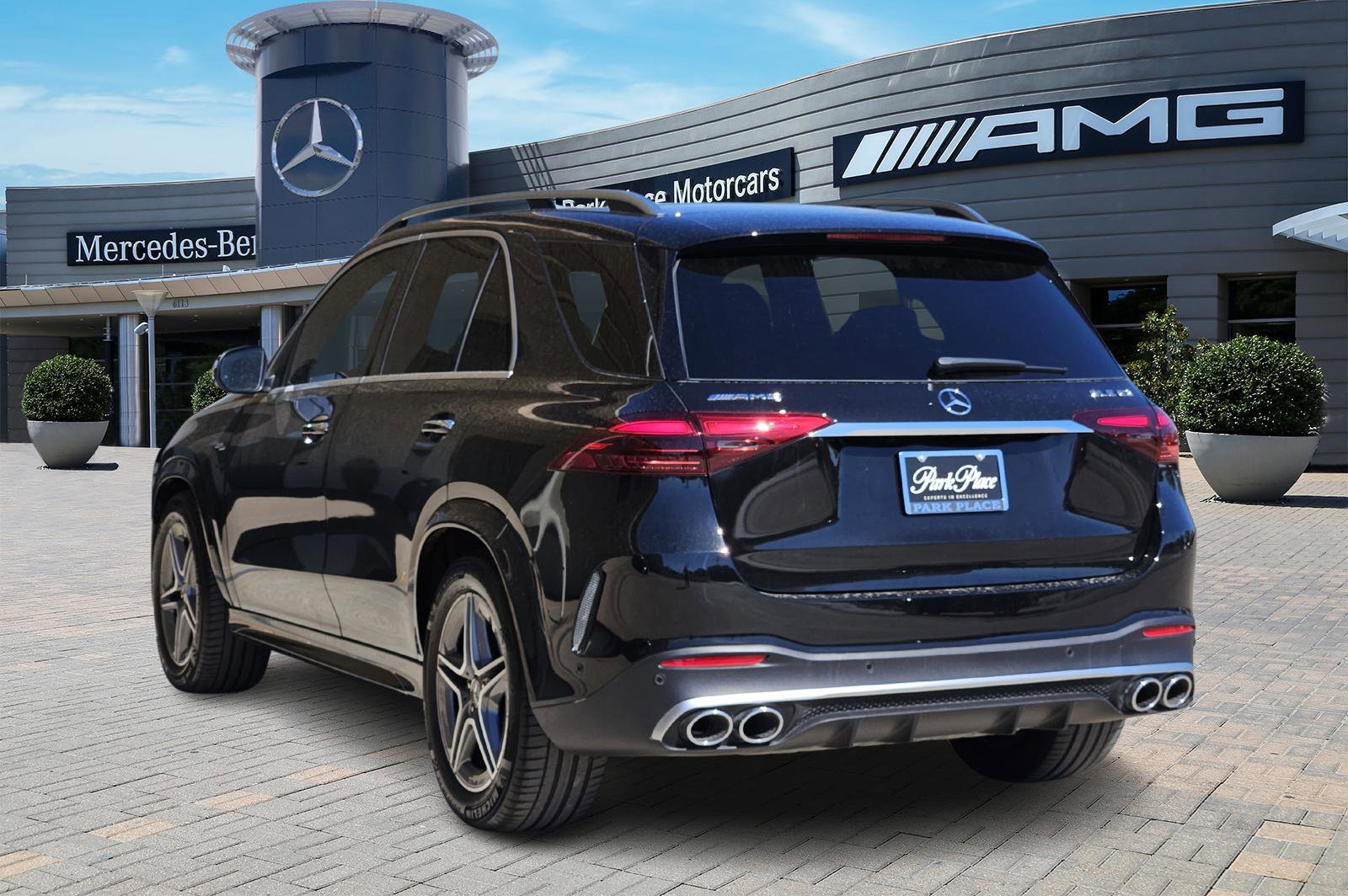 Certified 2025 Mercedes-Benz GLE 53 AMG 4MATIC image 4