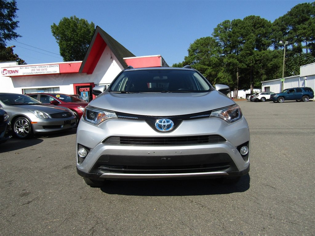Used 2016 Toyota RAV4 XLE AWD/4WD image 3