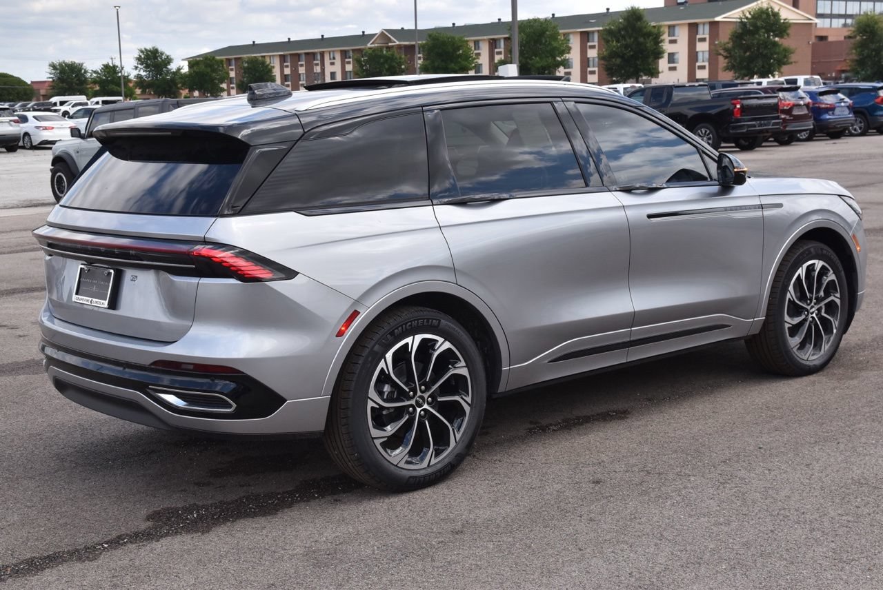 New 2026 Lincoln Nautilus Reserve AWD/4WD image 13