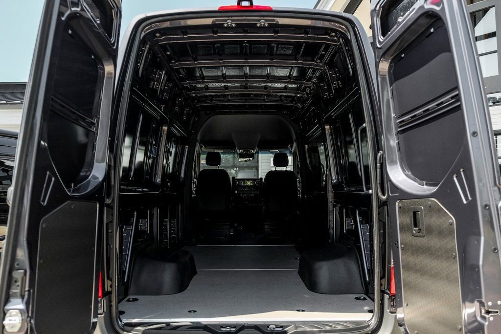 Used 2025 Mercedes-Benz Sprinter 3500 image 11