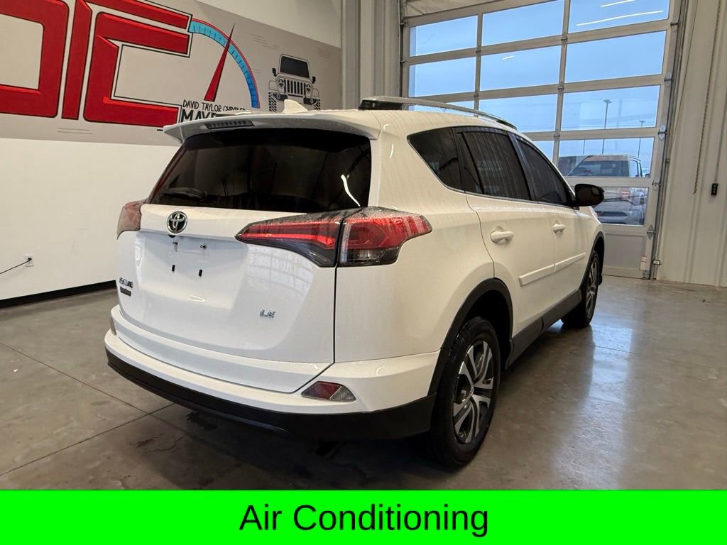 Used 2018 Toyota RAV4 LE image 3