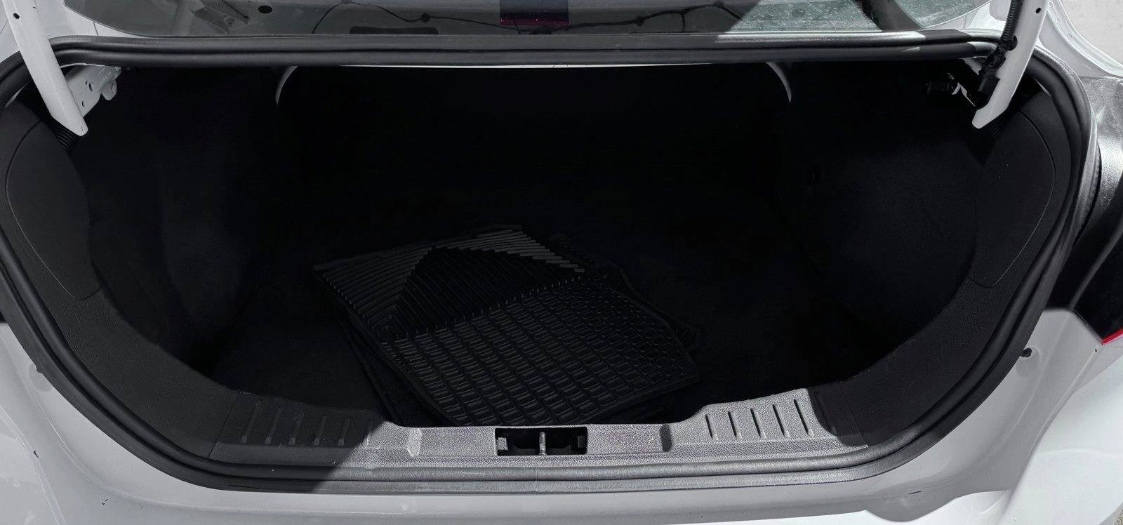 Used 2012 Ford Focus SE FWD image 8