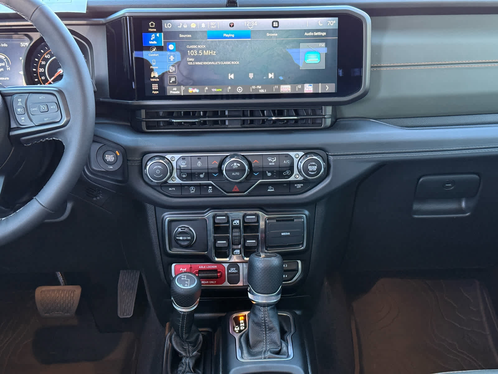 Used 2025 Jeep Gladiator Mojave w/ Convenience Group image 15