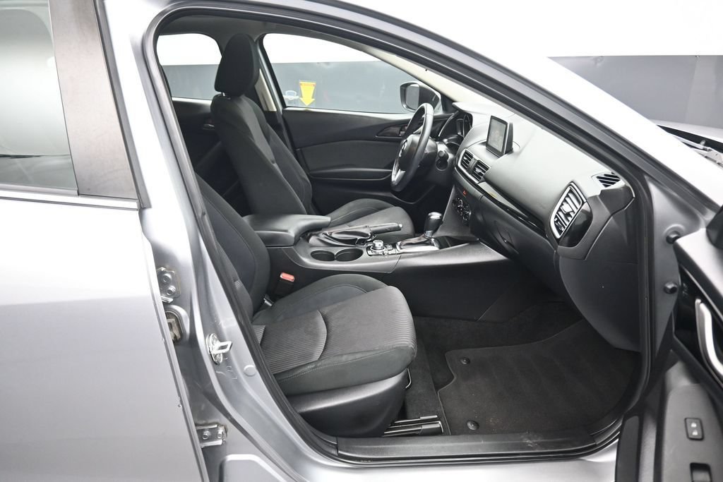 Used 2016 MAZDA MAZDA3 i Touring FWD image 37