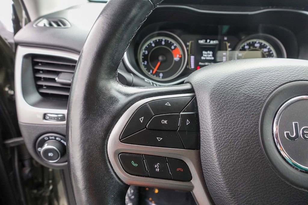 Used 2021 Jeep Cherokee Latitude Plus w/ Sun & Sound Group image 19