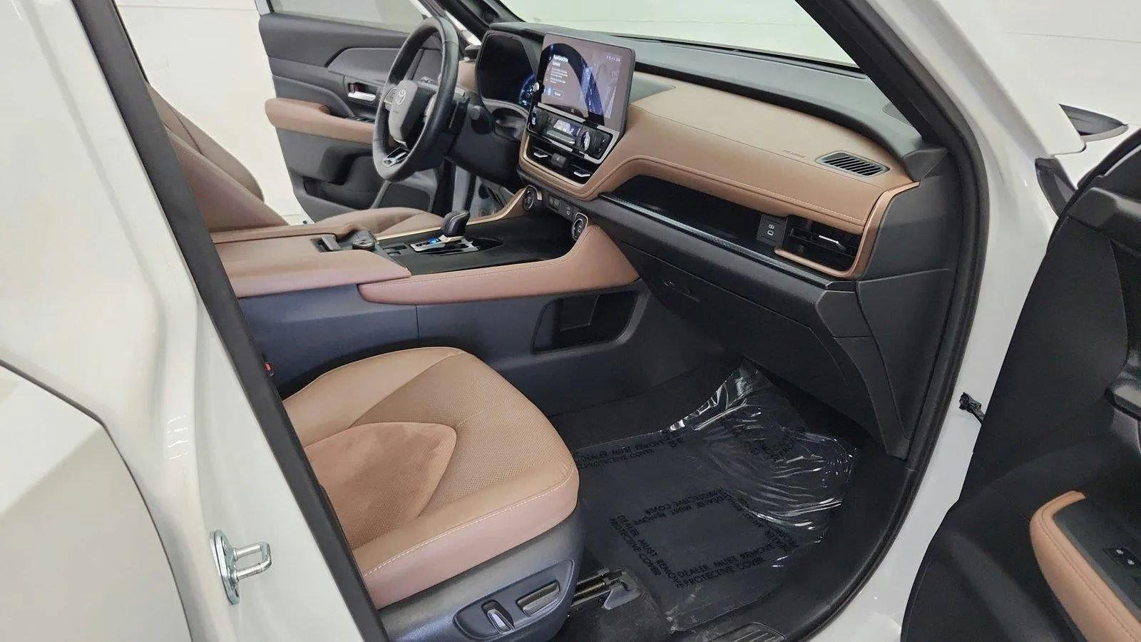 Used 2024 Toyota Grand Highlander AWD Hybrid image 28