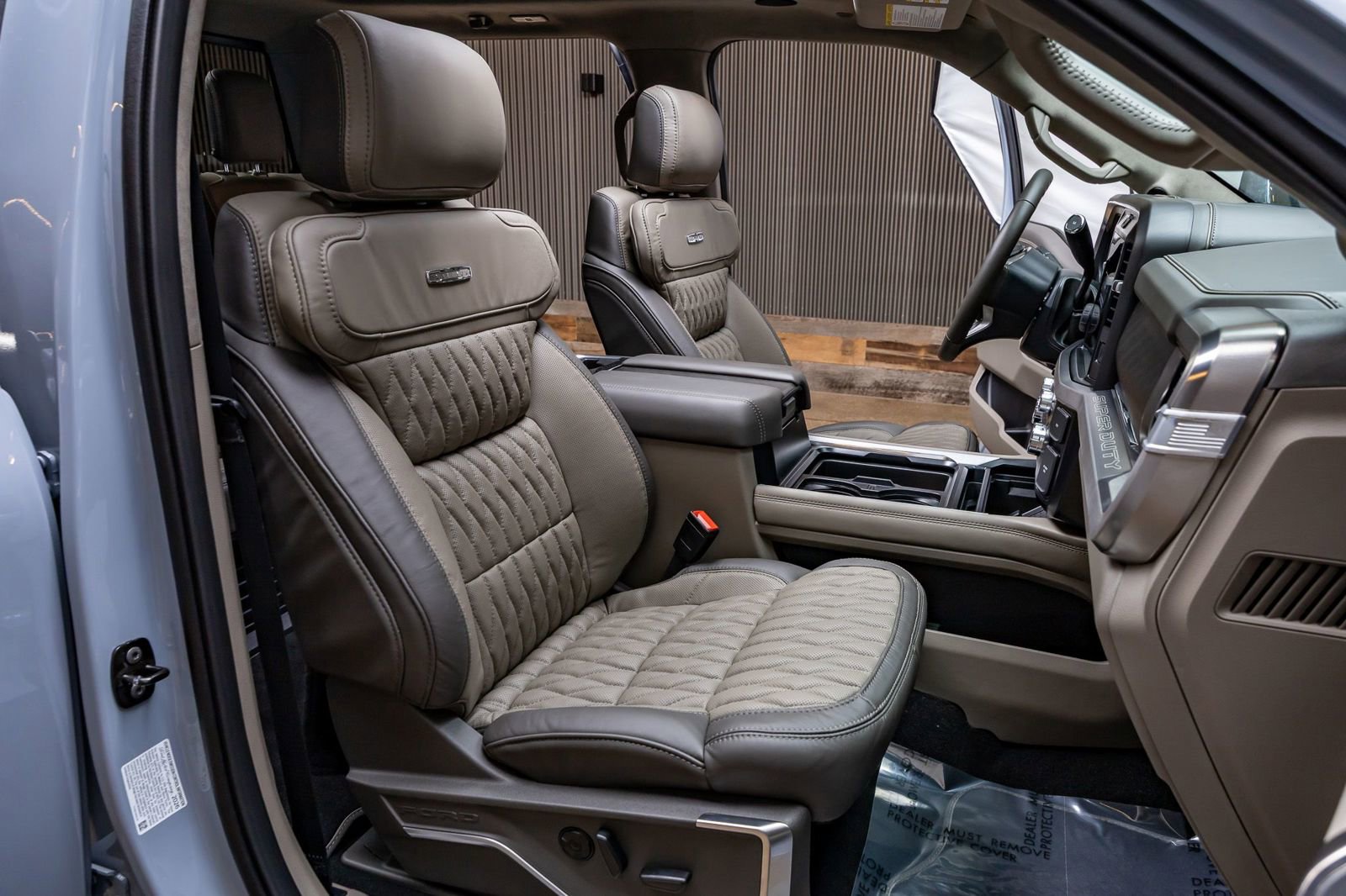 Used 2026 Ford F450 Platinum w/ Platinum Plus Package image 31