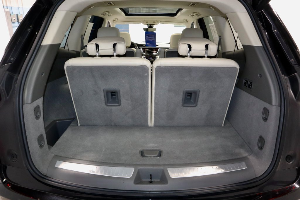 Used 2023 Cadillac XT6 Premium Luxury w/ Technology Package image 14