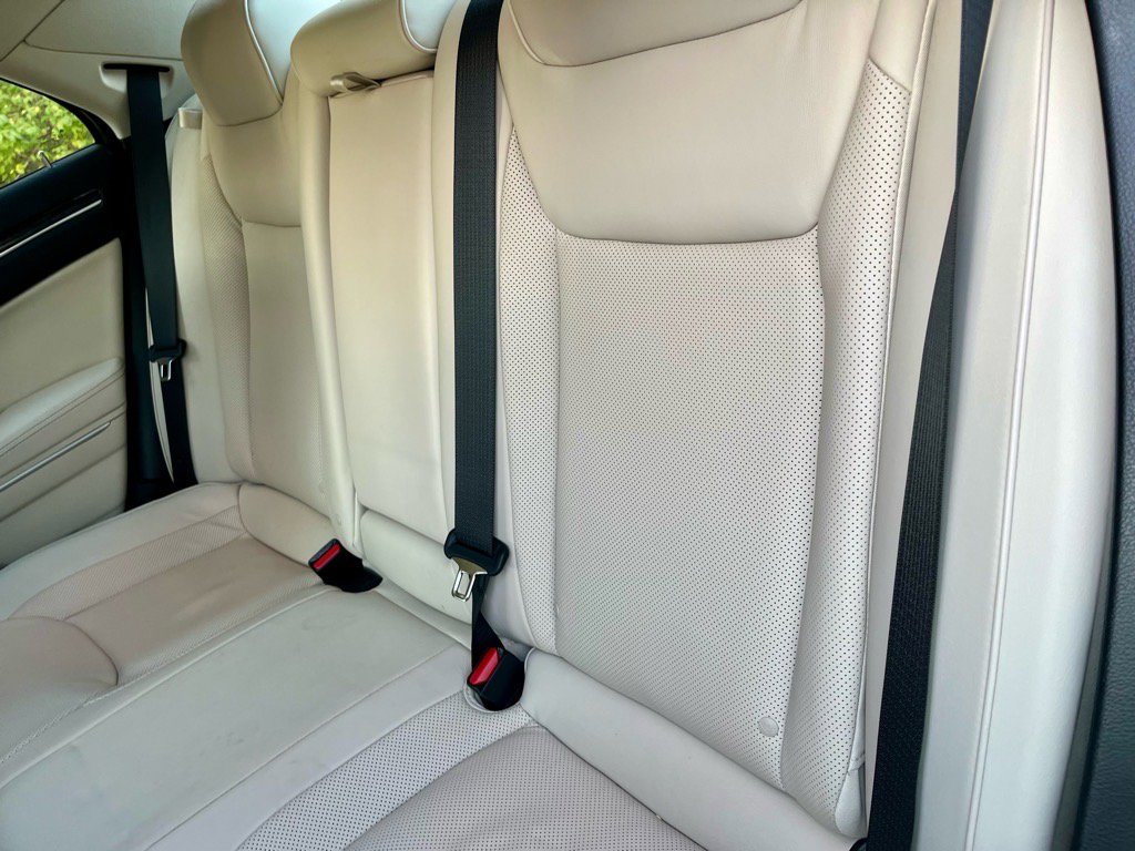 New 2023 Chrysler 300 Touring L w/ Popular Equipment Group image 18