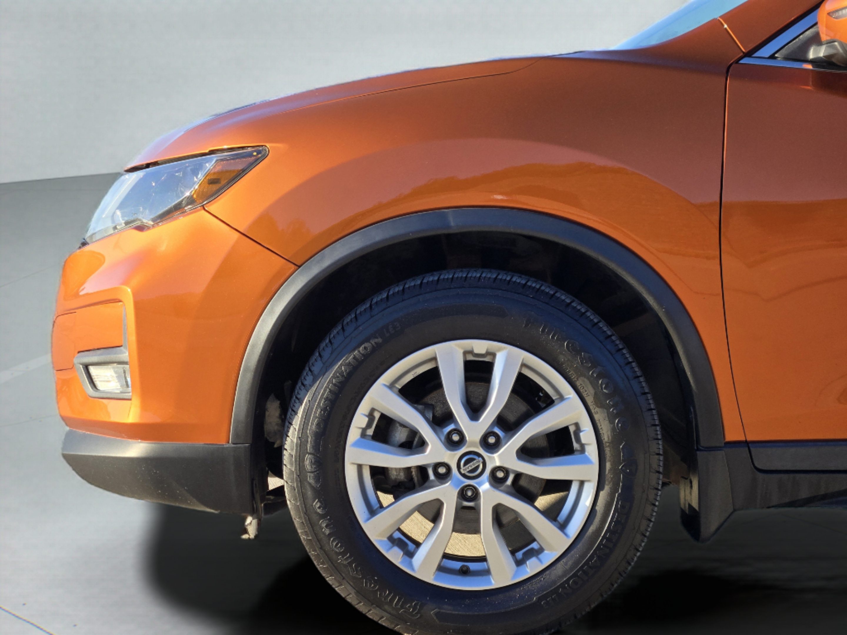 Used 2018 Nissan Rogue SV w/ Premium Package FWD image 30