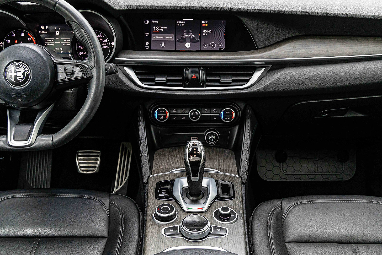 Used 2022 Alfa Romeo Stelvio Ti image 11