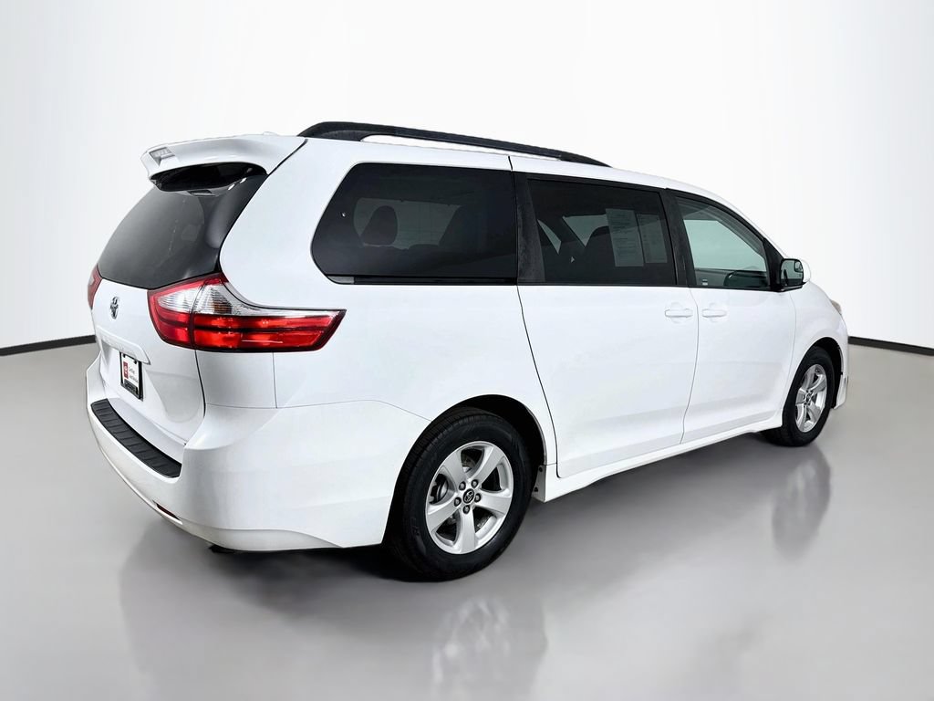 Certified 2018 Toyota Sienna LE FWD image 8