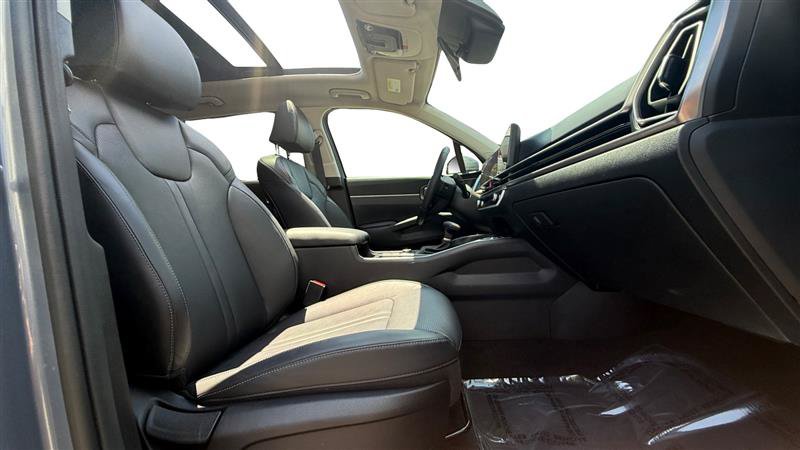 Used 2025 Kia Sorento S w/ Panoramic Sunroof Package AWD/4WD image 17