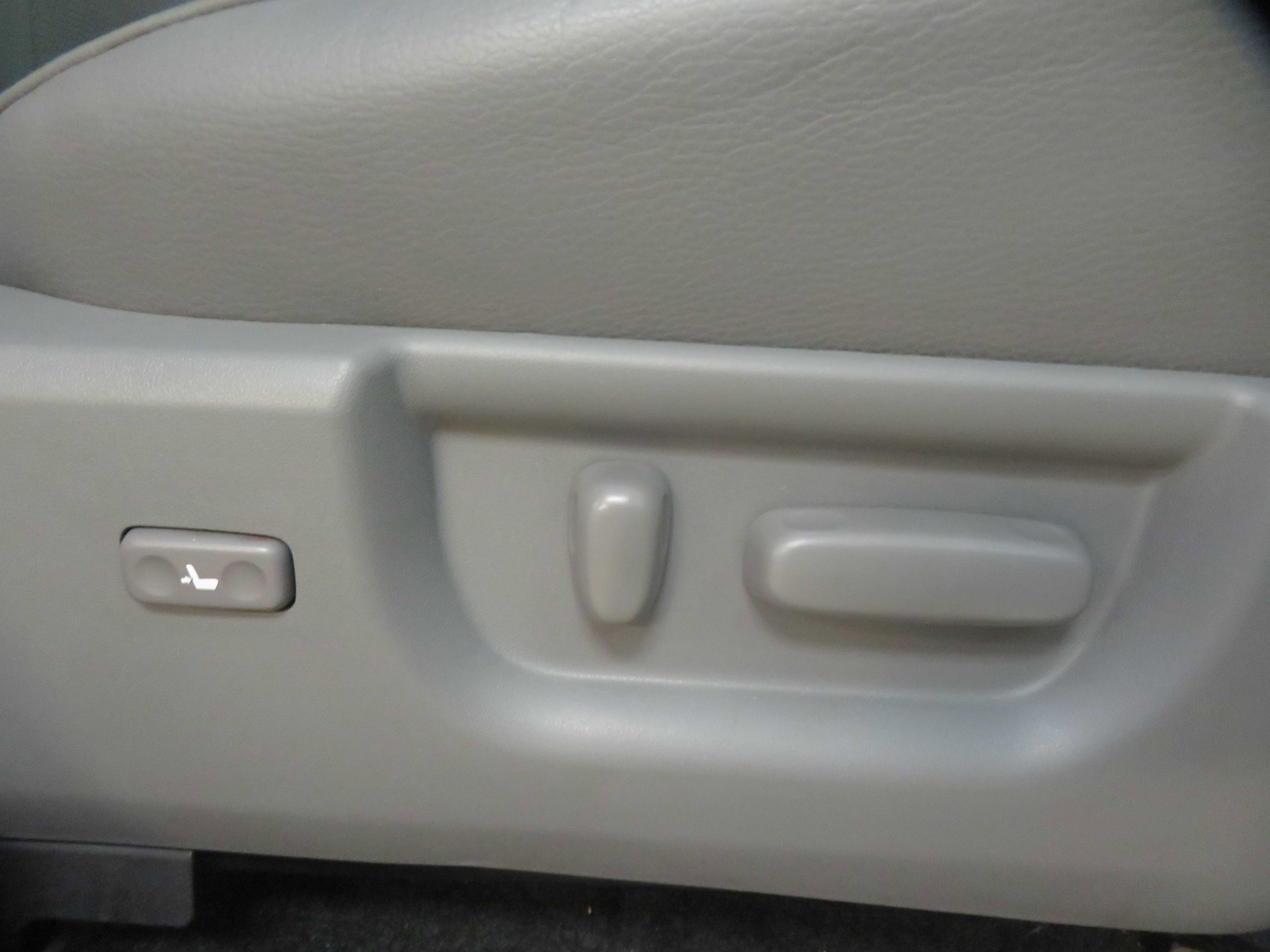 Used 2018 Toyota Sequoia Platinum AWD/4WD image 34