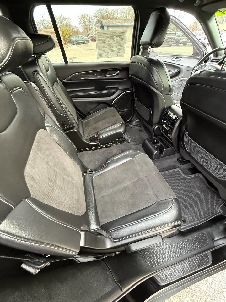 Used 2022 Jeep Grand Cherokee L Laredo image 23