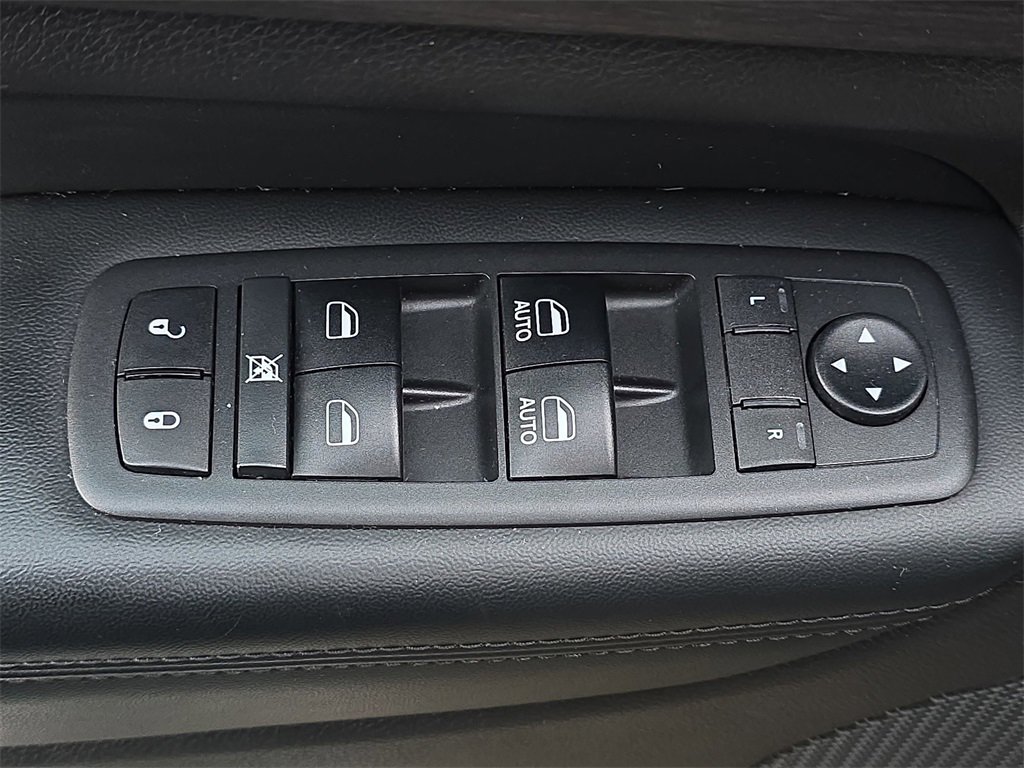 Used 2018 Jeep Grand Cherokee Laredo image 31