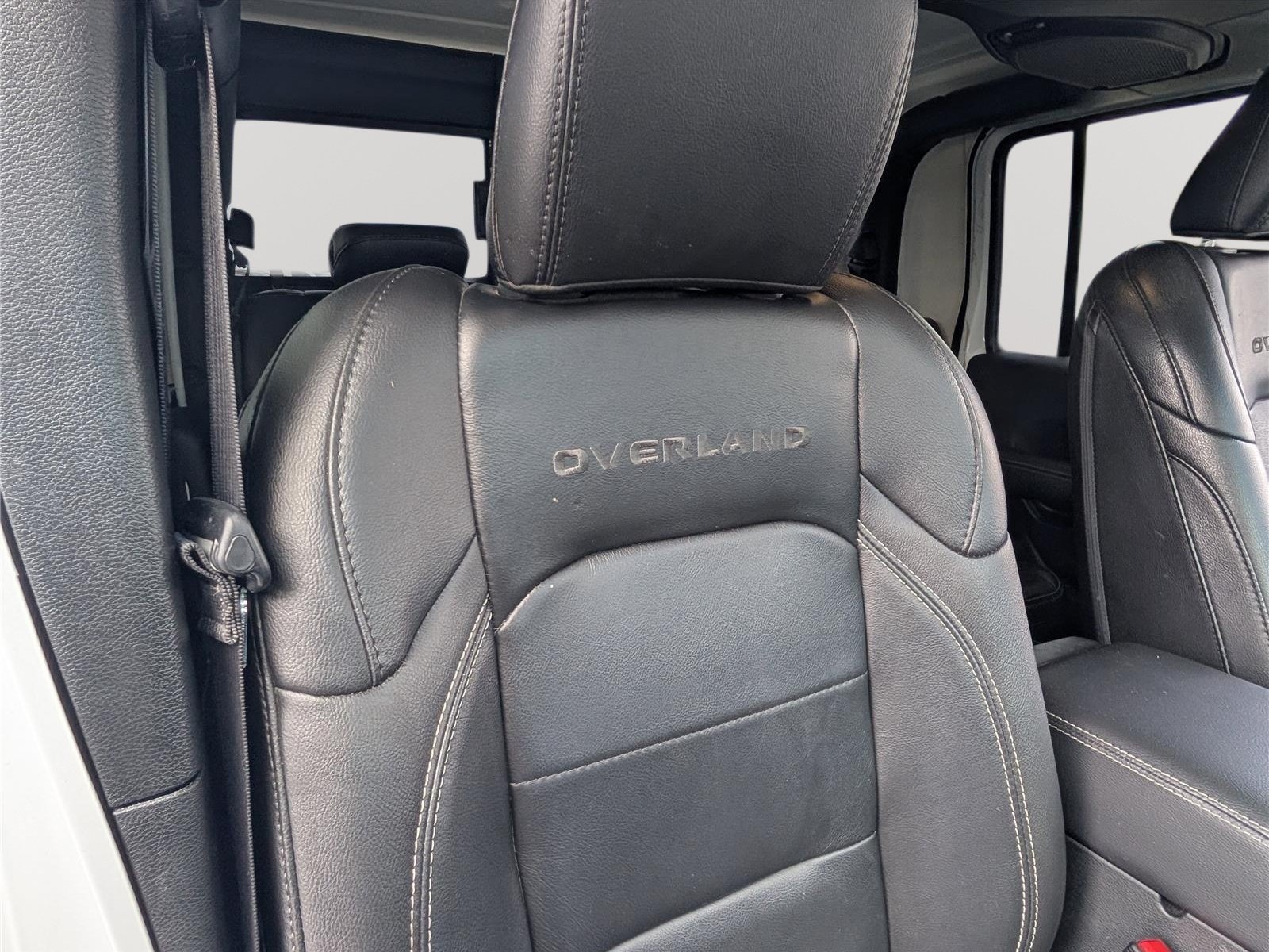 Used 2022 Jeep Gladiator Overland w/ Popular Equipment Package AWD/4WD image 16