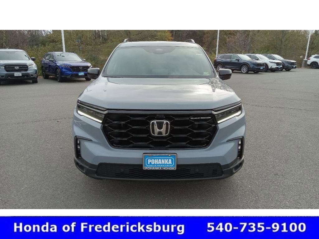 Certified 2025 Honda Pilot Black Edition image 7