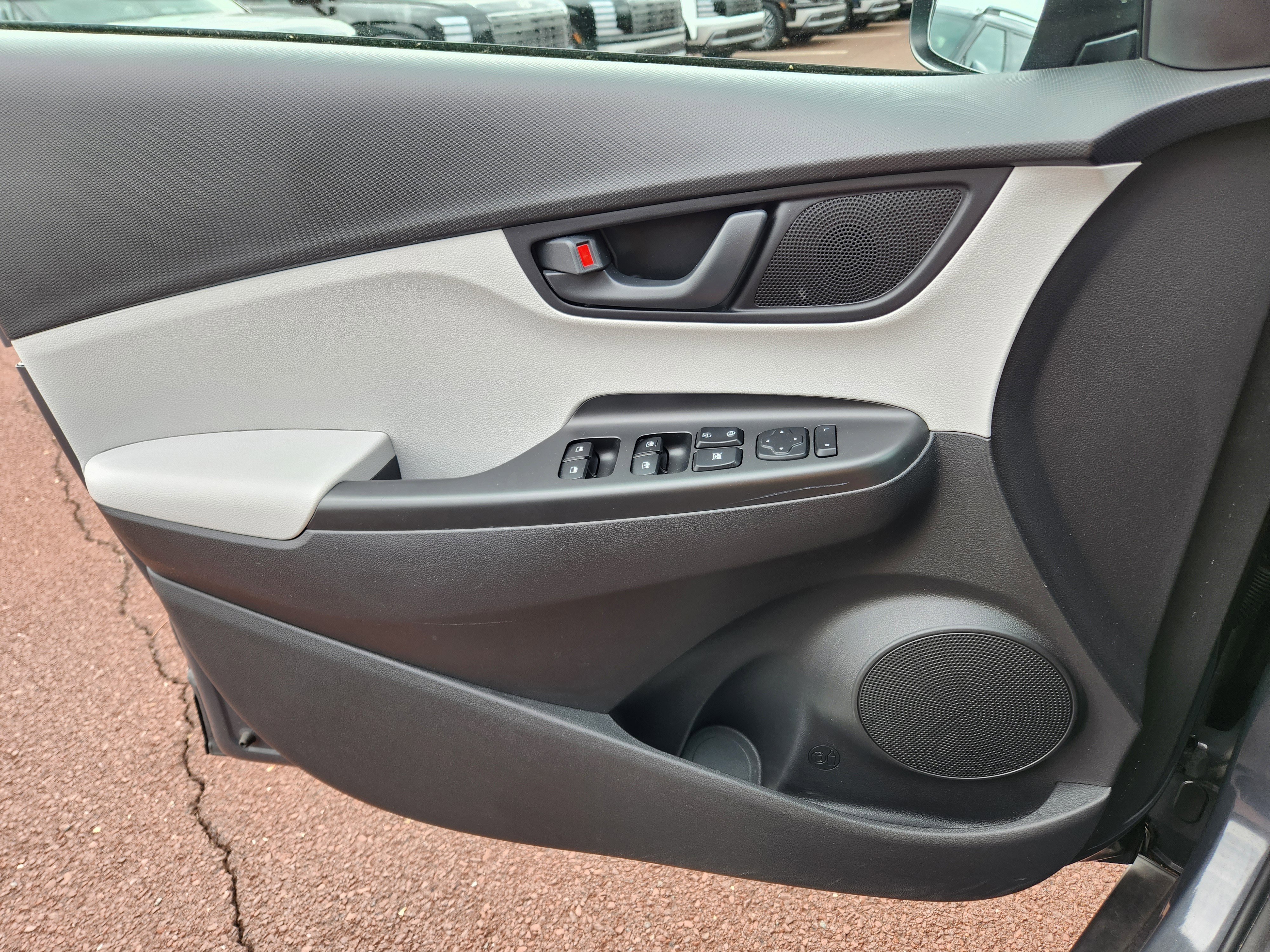 Used 2023 Hyundai Kona SEL AWD/4WD image 24