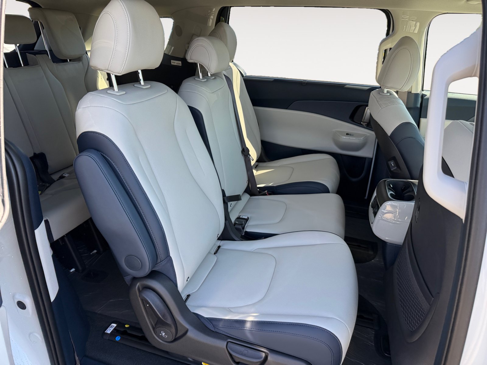 New 2027 Kia Carnival SX FWD image 19