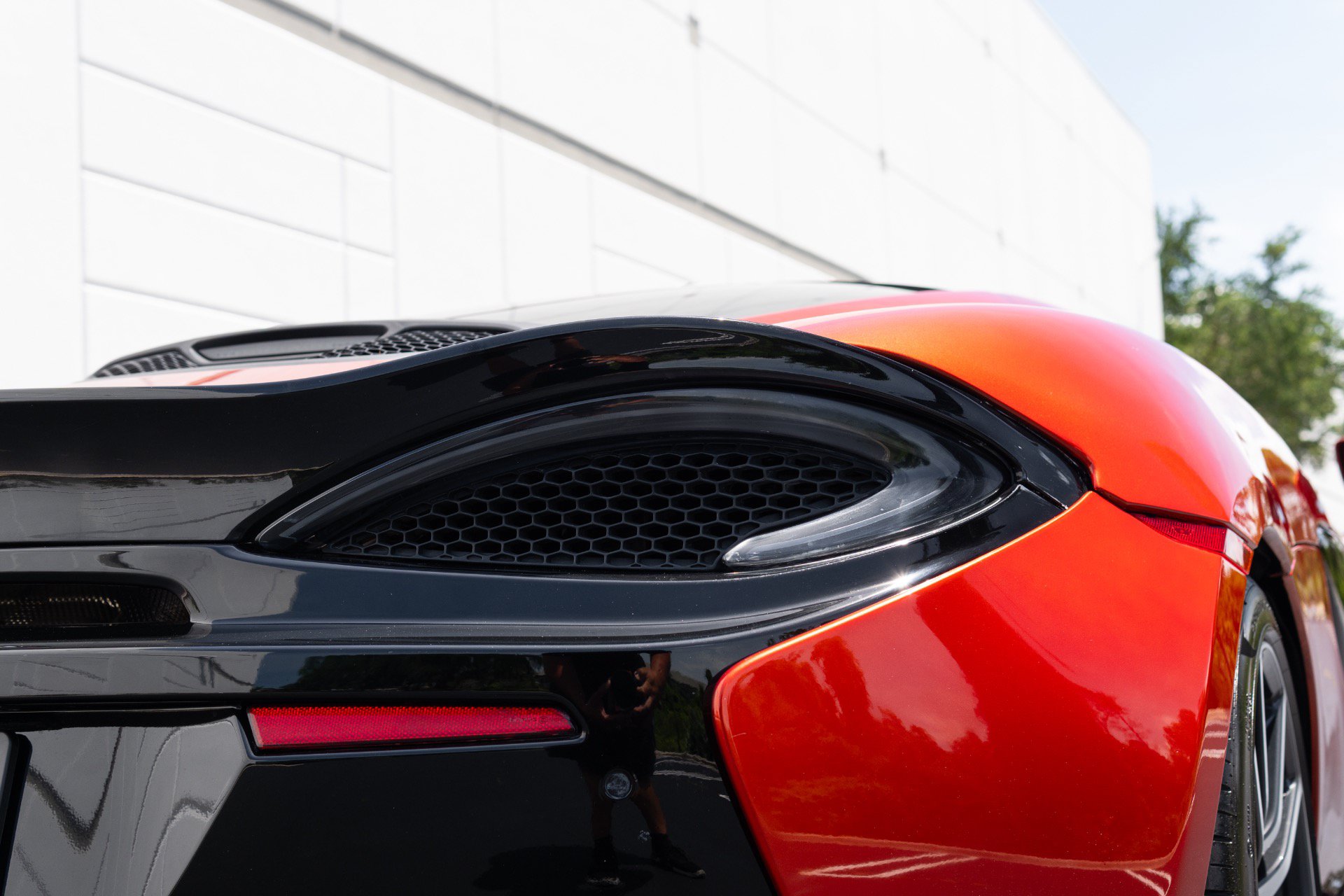 Used 2018 McLaren 570S RWD image 16