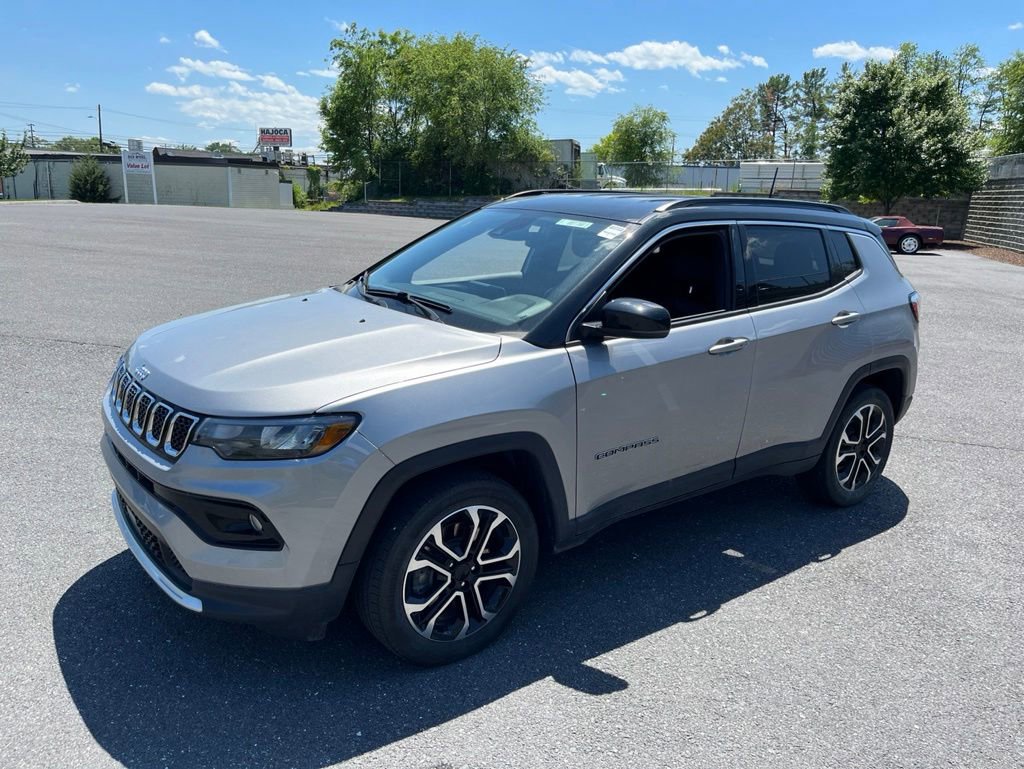 Used 2023 Jeep Compass Limited AWD/4WD image 5