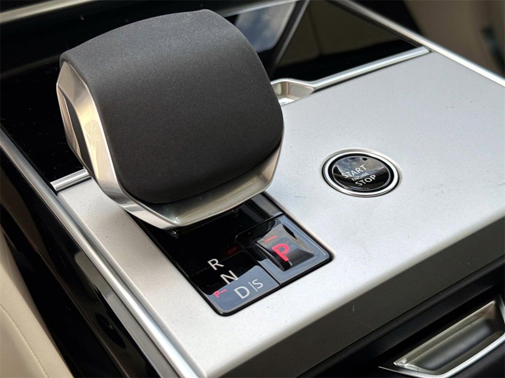 New 2026 Land Rover Range Rover SE image 23